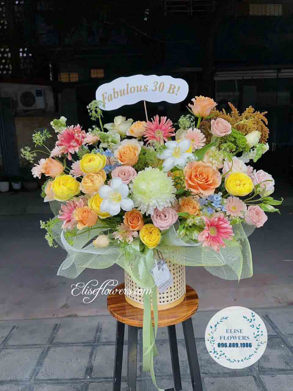 Lẵng hoa để bàn chúc mừng sinh nhật tại quận Đống Đa | Điện hoa sinh nhật đẹp tại Hà Nội 