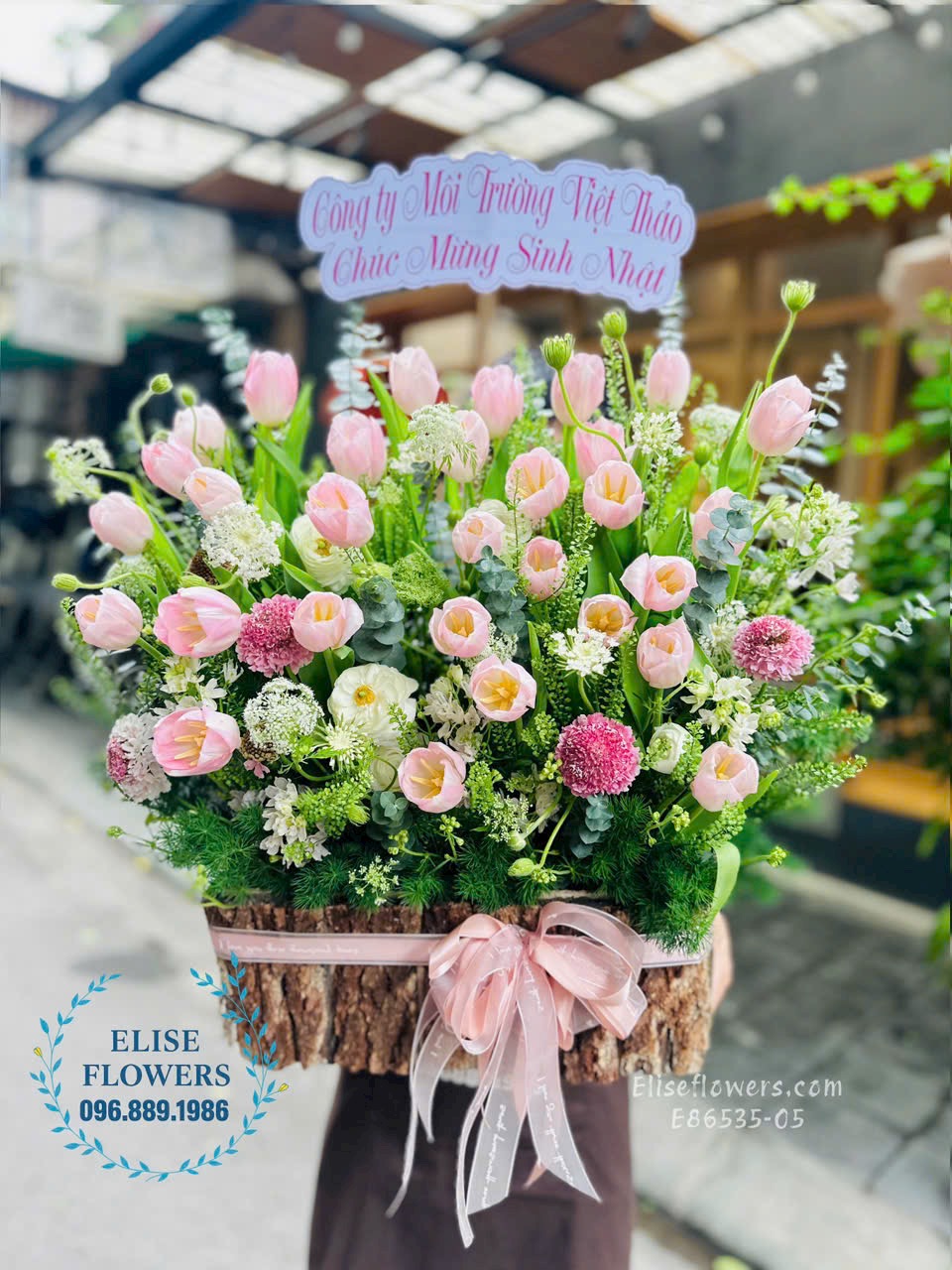 lẵng hoa Tulip sinh nhậ đẹp, sang trọng. Điện hoa Hà Nội - Eliseflowers
