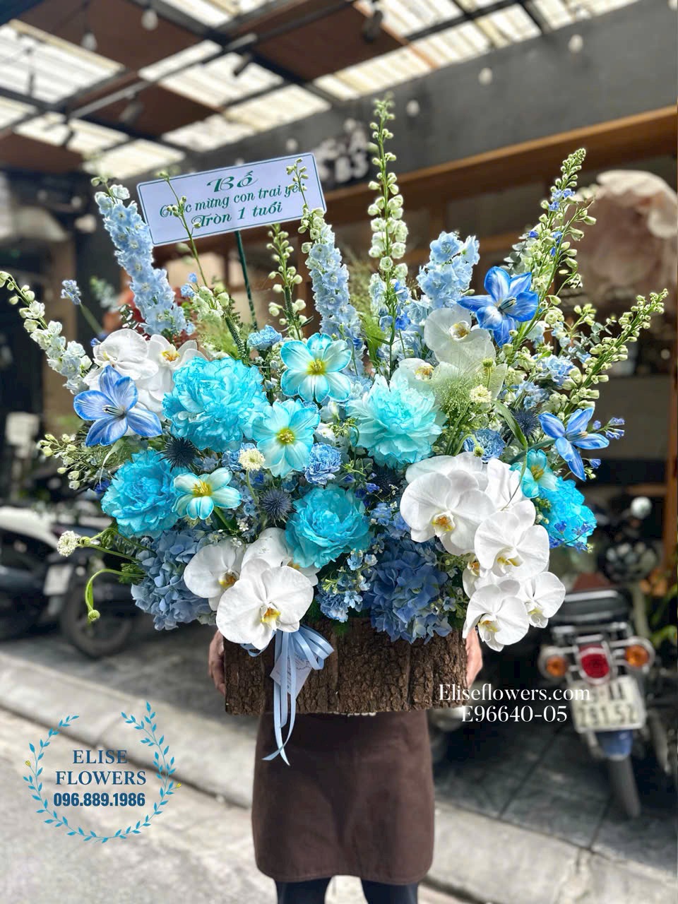 Lẵng hoa đẹp. Lẵng hoa sang trọng chúc mừng Sếp