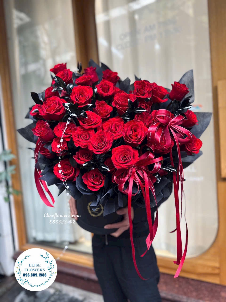 Hộp hoa kỉ niệm ngày cưới đẹp, cao cấp tặng vợ. Shop hoa Hà Nội - Eliseflowers