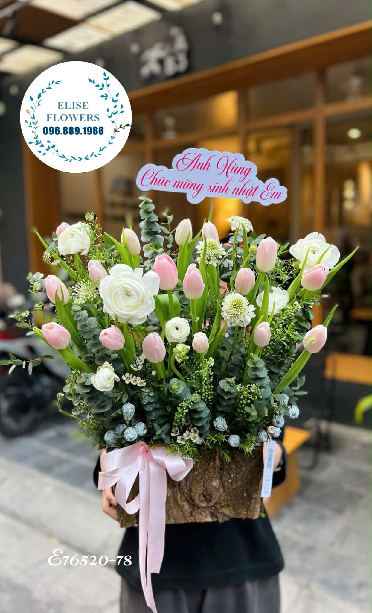 Hoa tặng thầy cô - Lẵng Tulip nhập khẩu cao cấp tặng thầy cô ở Cầu Giấy | Eliseflowers