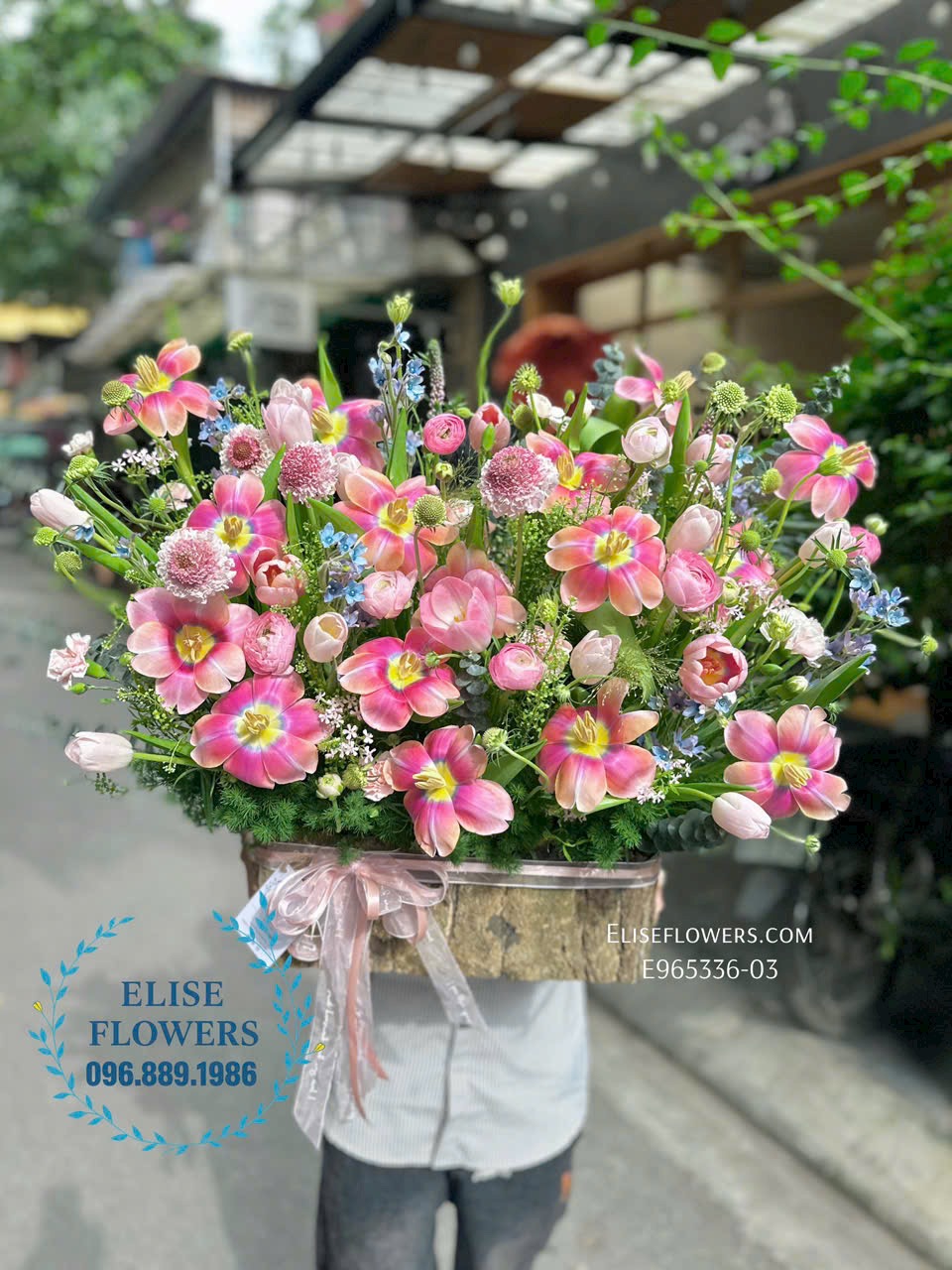 Lẵng Tulip hồng chúc mừng sếp thăng chức tại HÀ NỘI. Shop hoa tươi Eliseflowers