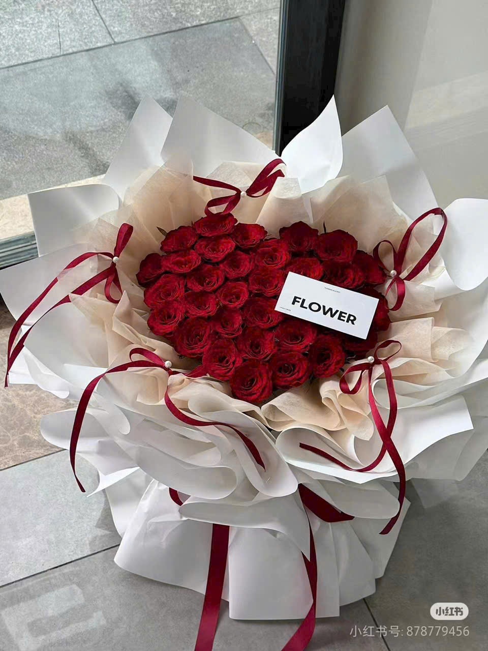 Mua bó hoa hồng đỏ đẹp ở Hà Nội. Điện bó hoa hồng đỏ ở Hà Nội