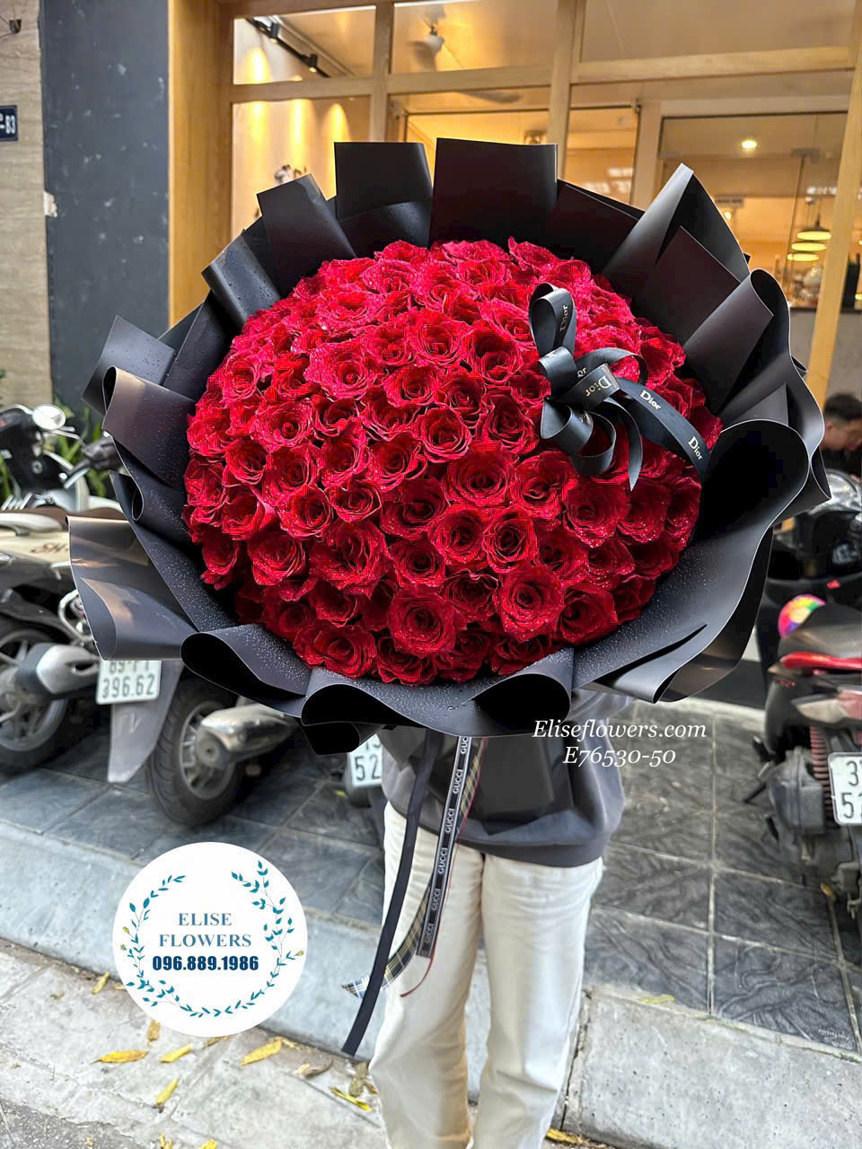 Mua hoa hồng đỏ tặng bạn gái. Điện hoa hồng đỏ tặng bạn gái