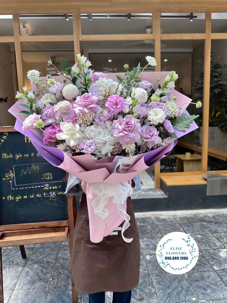 Bó hoa sinh nhật màu tím sang chảnh. Đặt mua bó hoa sinh nhật đẹp ở Hà Nội