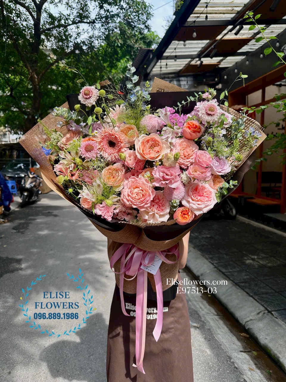 Hoa tặng sếp cao cấp. Bó hoa tặng sếp thanh lịch, sang trọng ở Ba Đình. Eliseflowers