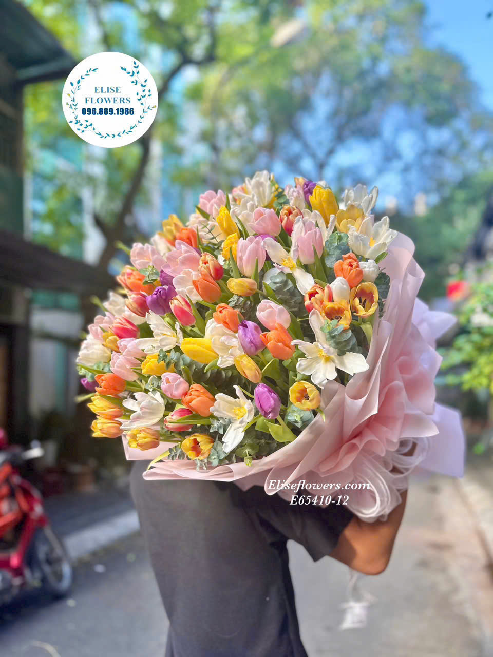 Mua bó hoa Tulip tặng bạn gái. Điện hoa tulip tặng bạn gái ở Hà Nội