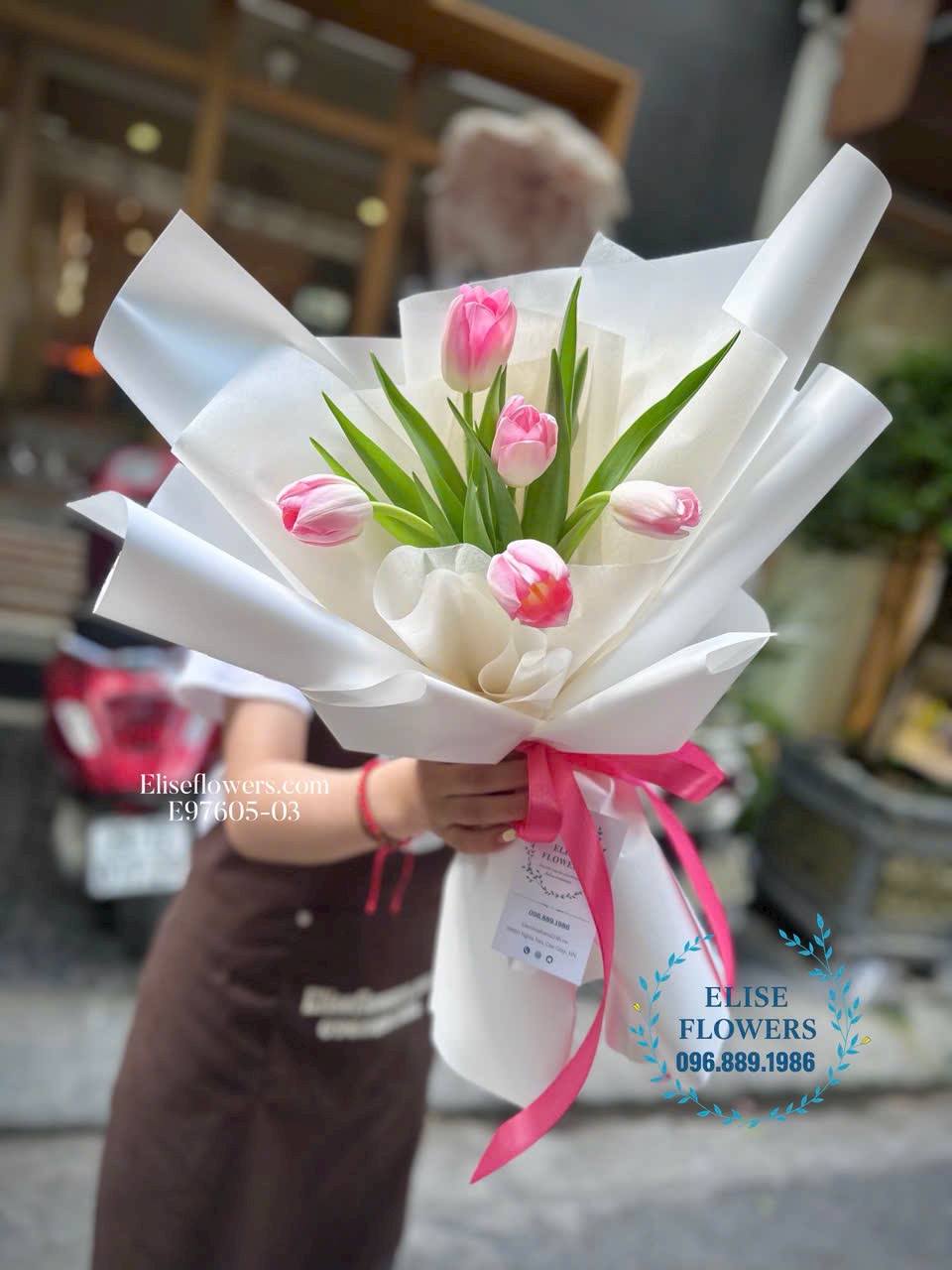Mua bó hoa Tulip hồng ngọt ngào tặng người yêu ở Thanh Trì. Dịch vụ giao hoa ở tất cả quân huyện Hà Nội