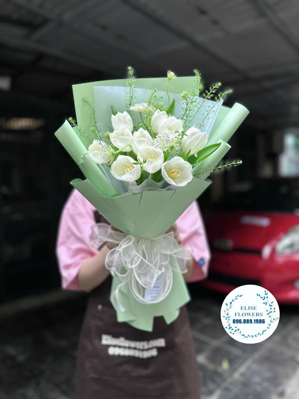 Bo-hoa-Tulip-dep-o-Ha-Noi-Dat-mua-hoa-Tulip-Hà-Lan-nhap-khau-tai-quan-Dong-Da-Ha-Noi