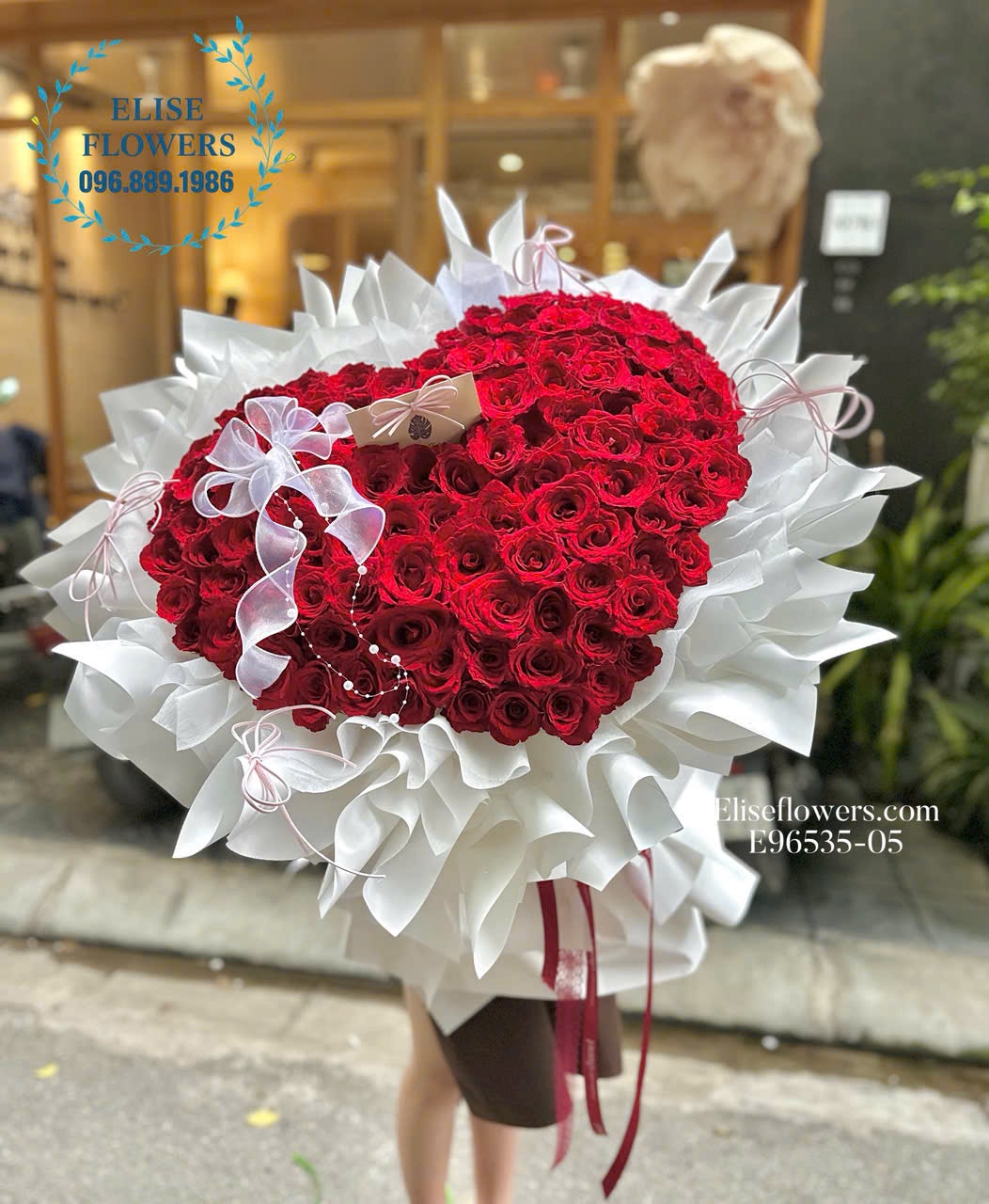 Đặt bó hoa hồng đỏ nhập khẩu cao cấp xin lỗi bạn gái. Shop hoa Hà Nội - Eliseflowers