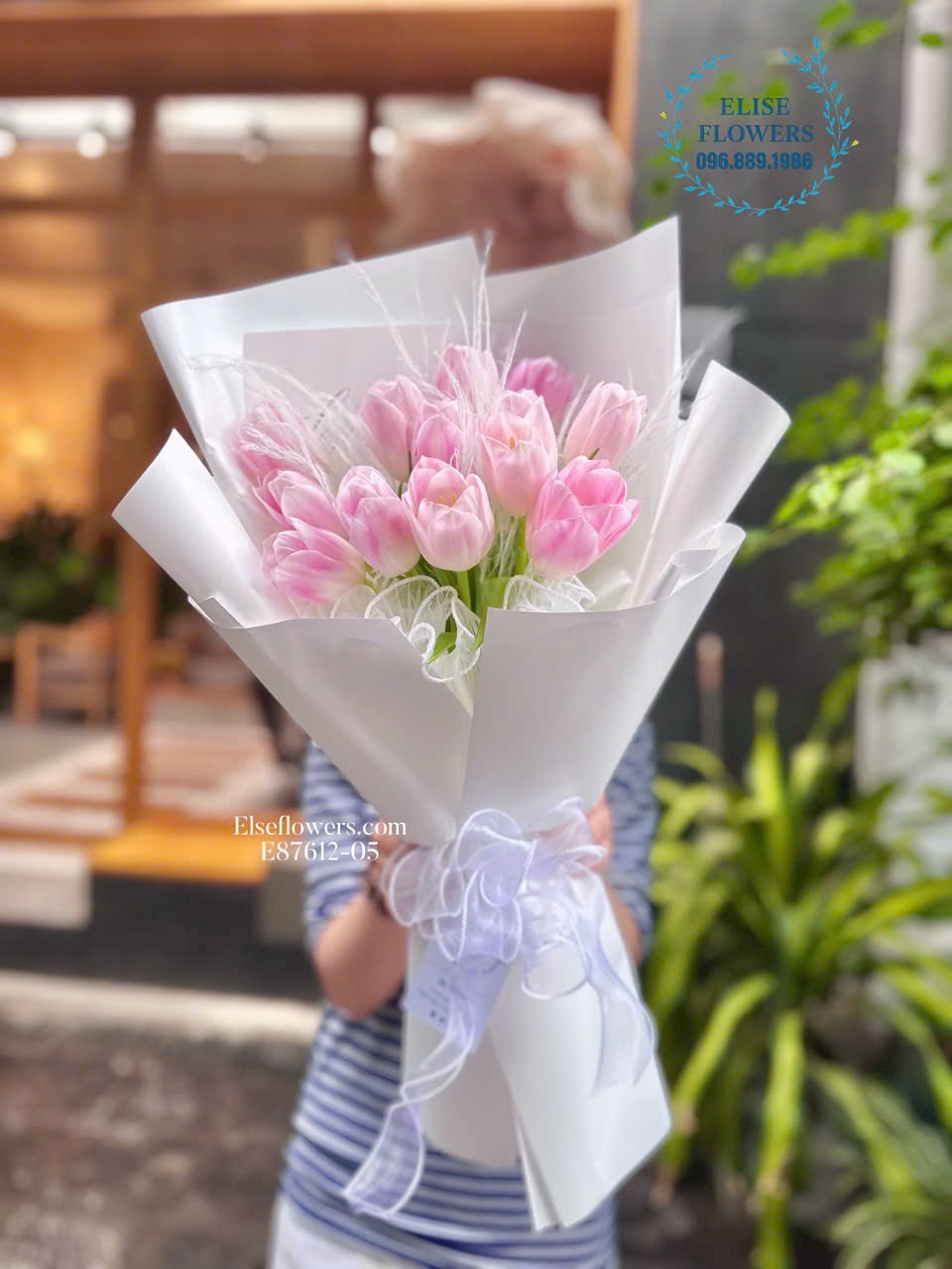 Bó hoa tulip hồng Hà Nội. Đtawj ngay bó Tulip hồng tốt nghiệp đẹp, giá rẻ