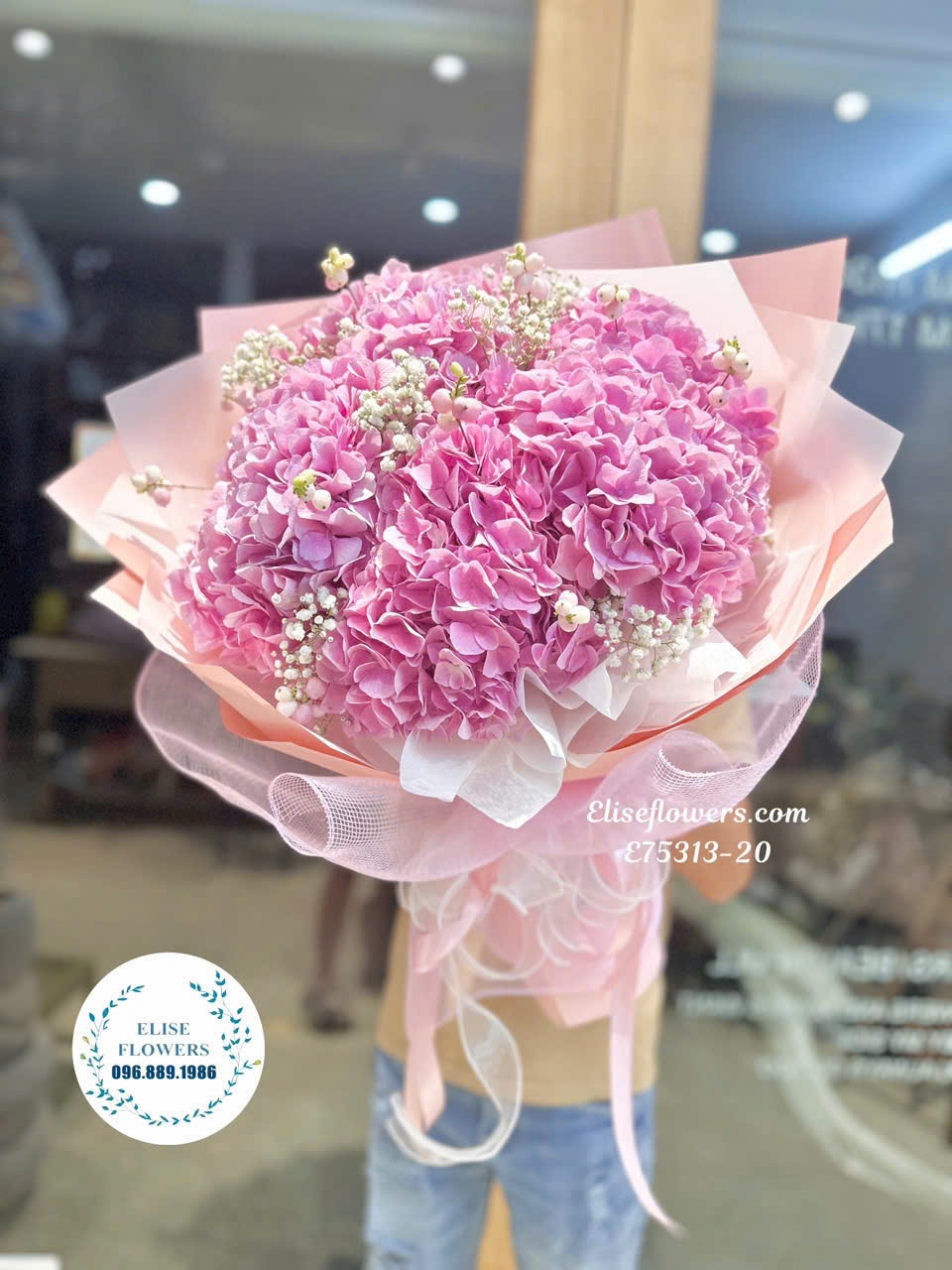 Bó hoa cẩm tú cầu đẹp ở Hà Nội. Đặt/mua bó hoa cẩm tú cầu hồng đẹp tại Hà Nội.
