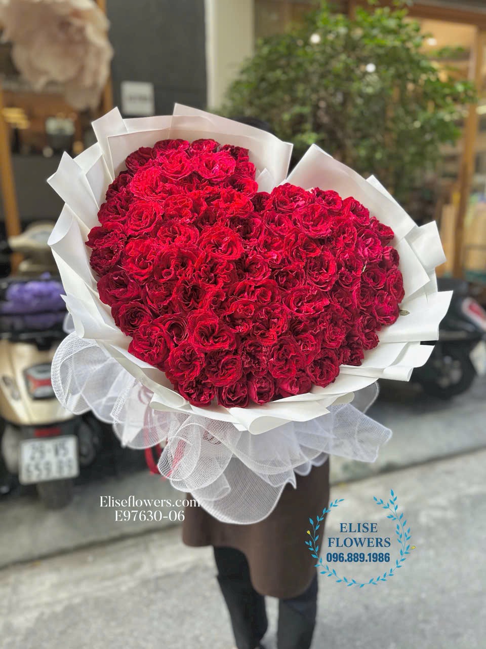Mua bó hoa hồng nhập khẩu cao cấp Vip cầu hôn ở Hà Nội
