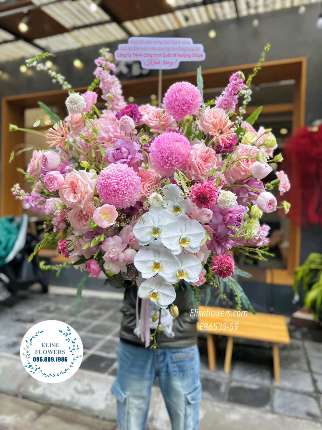 Hoa tặng sếp. Hoa tặng sinh nhật Sếp nữ. Bình hoa tone tím hồng nữ tính, sang chảnh ở Thanh Xuân. Eliseflowers
