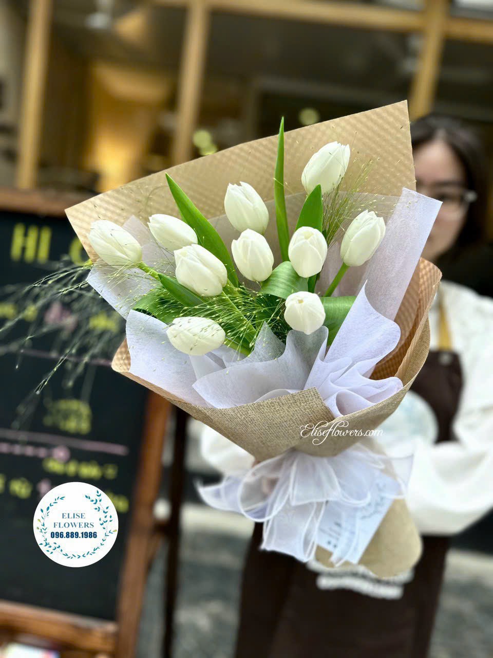 Dat-bo-hoa-Tulip-Ha-Lan-trang-tai-Ha-Noi-Dien-hoa-Tulip-uy-tin-tai-Ha-NoI