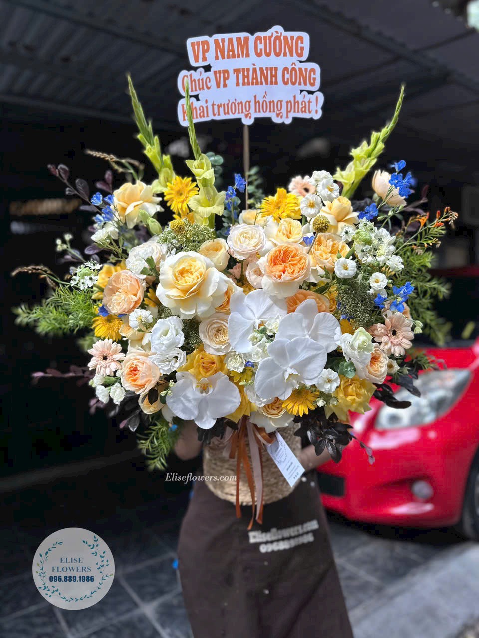 Dat-hoa-khai-truong-tai-quan-Hai-Ba-Trưng-Ha-Noii.Dien-hoa-khai-truong-Ha-Noi