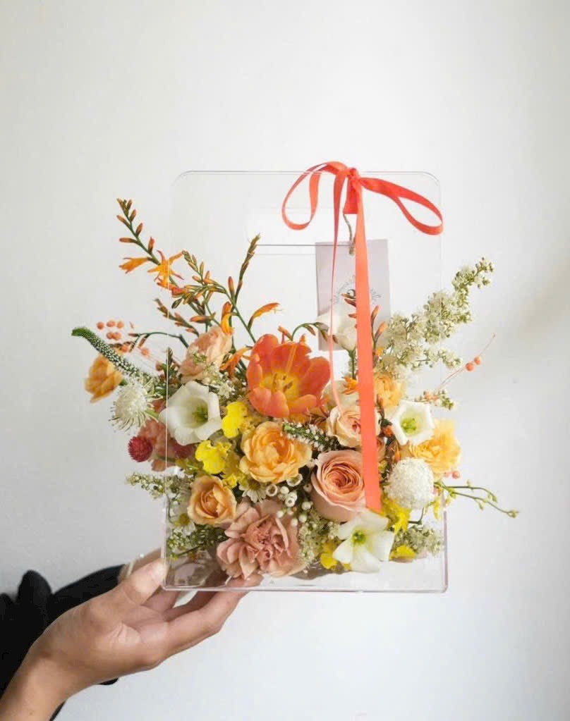 Điện túi hoa mica tặng bạn gái. Dịch vụ giao túi hoa mica tại Hà Nội