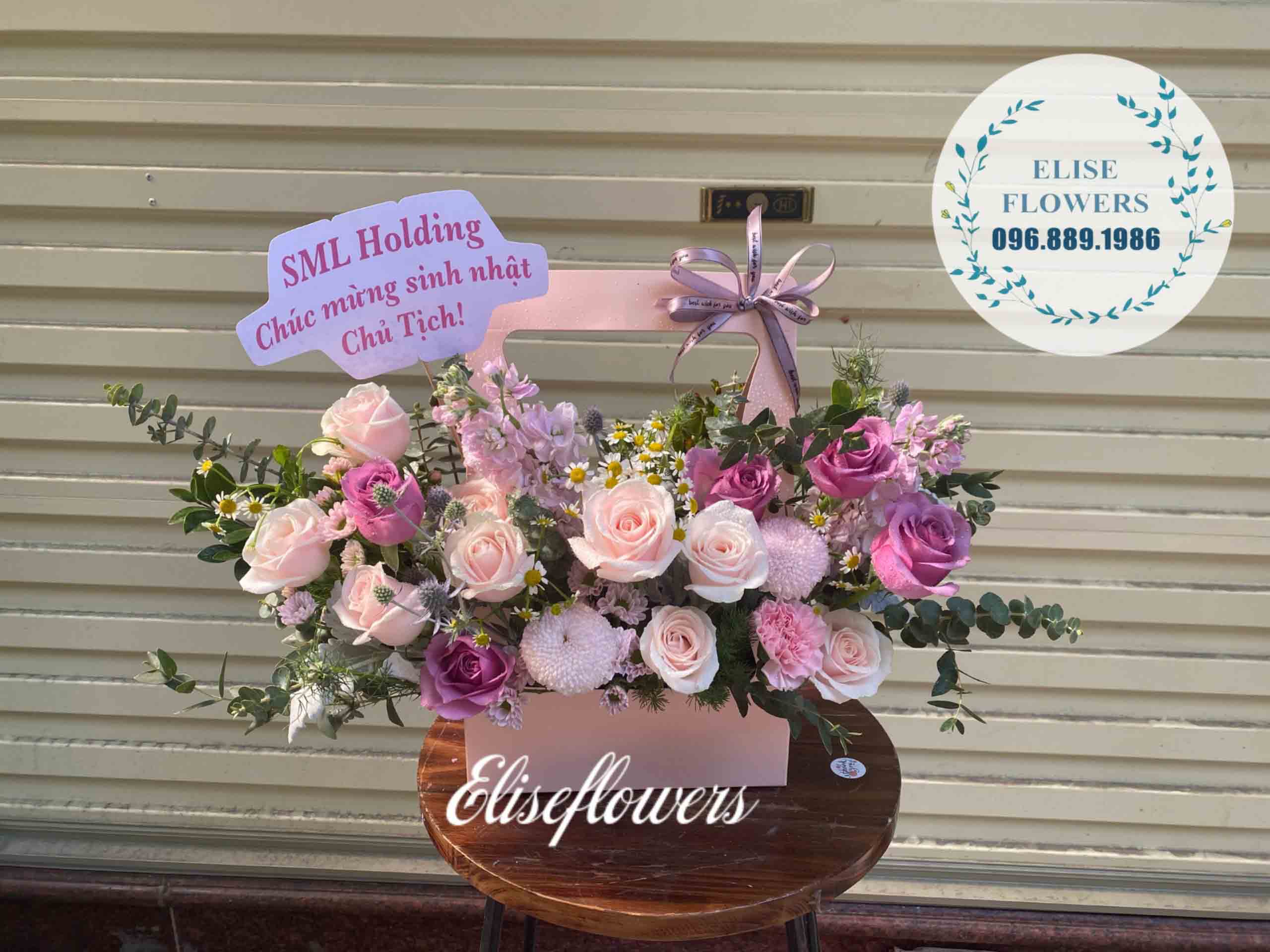 Túi hoa màu tím hồng sang trọng tại tiệm hoa Eliseflowers | Hoa chúc mừng sinh nhật sếp nữ đẹp ở Hà Nội
