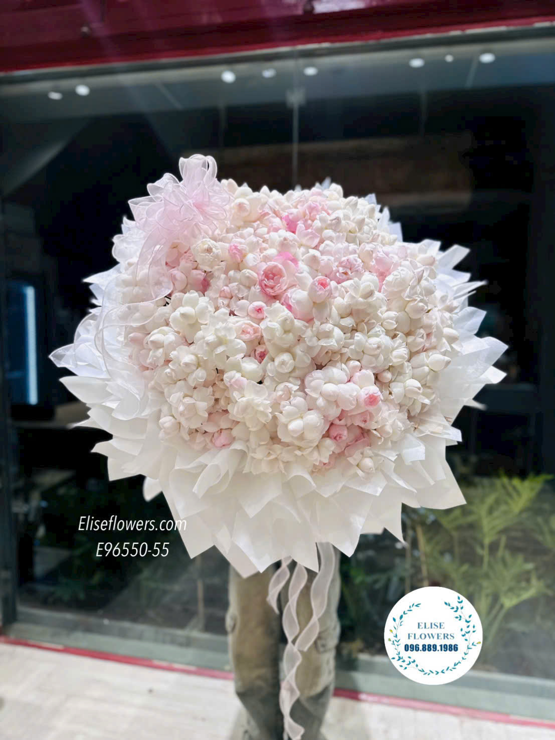 Hoa Tươi Hà Nội. Bó Hoa Hồng Blume Khổng Lồ Tặng Bạn Gái