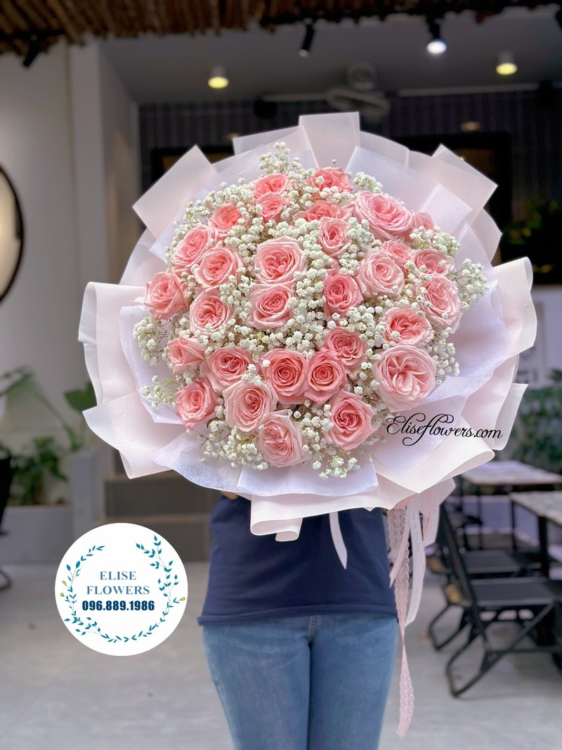 Bó hoa tone hồng pastel mix hoa hồng kem dâu và baby trắng | Bó hoa đẹp tại Hà Nội