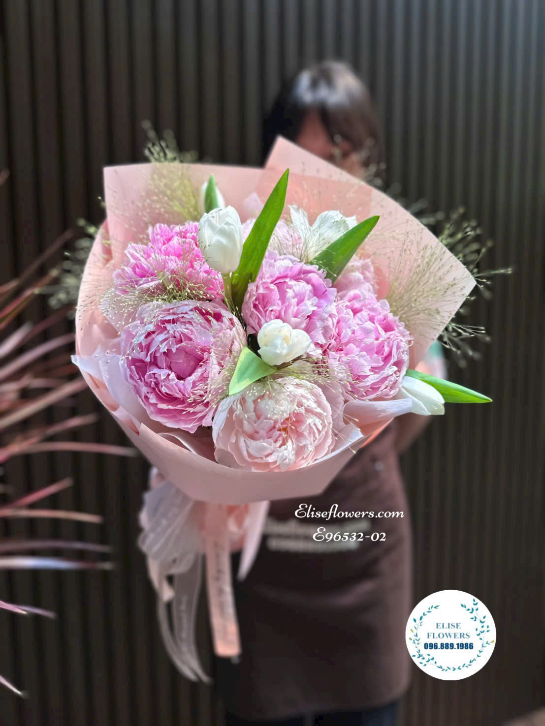 Bó hoa mẫu đơn hồng nhập khẩu cao cấp tại Eliseflowers Cầu Giấy