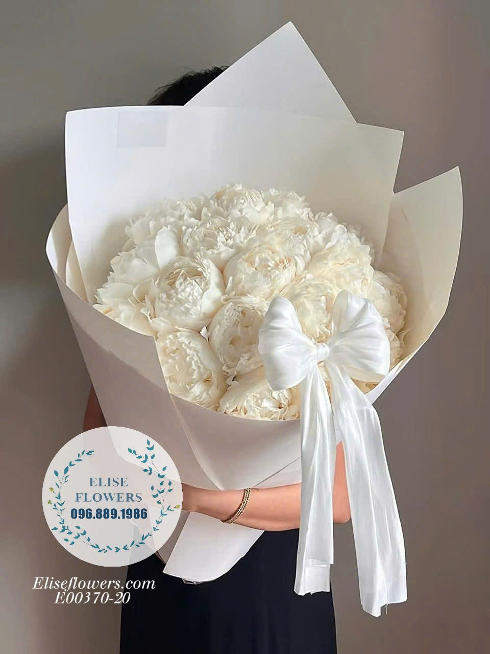 Bó Hoa Mẫu Đơn Sarah Trắng Cao Cấp - Quà Tặng Bạn Gái Sang Trọng Tại Cầu Giấy