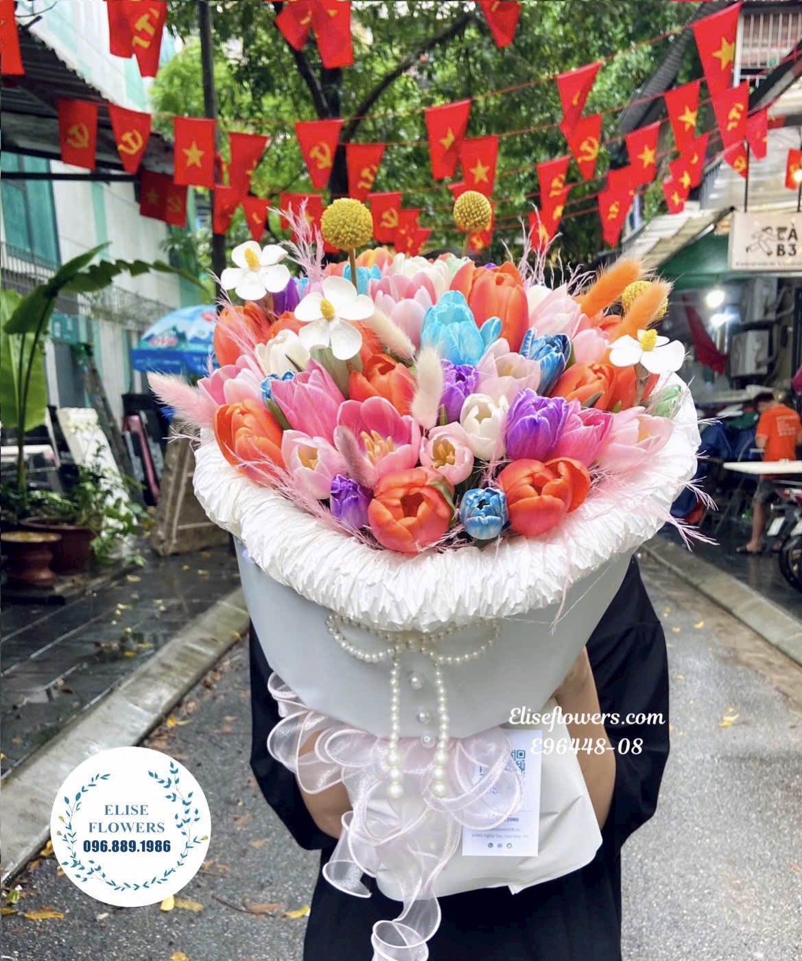 Bó Hoa Tulip 50 Bông Mix Nhiều Màu Tặng Bạn Gái Đẹp Tại Eliseflowers