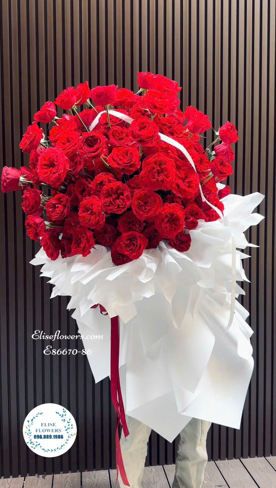 Bó hoa hồng Ohara đỏ khổng lồ tặng bạn gái cao cấp tại Eliseflowers