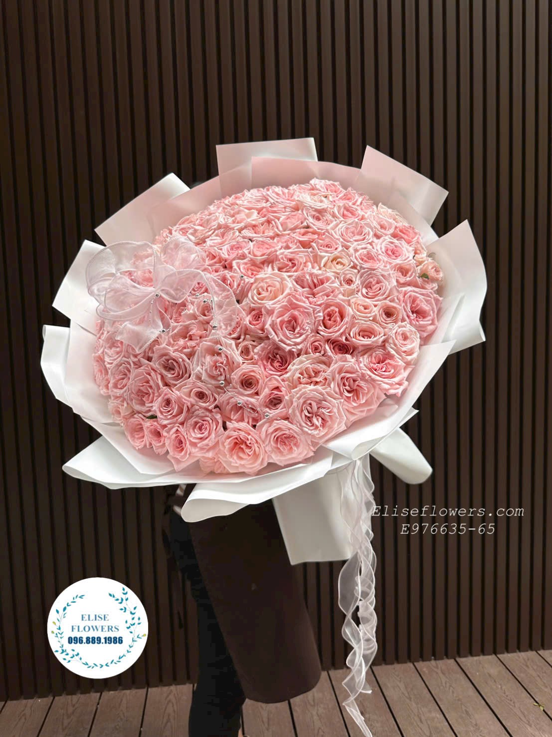 Bó hoa 100 bông hồng Ohara cao cấp tặng bạn gái tại Eliseflowers