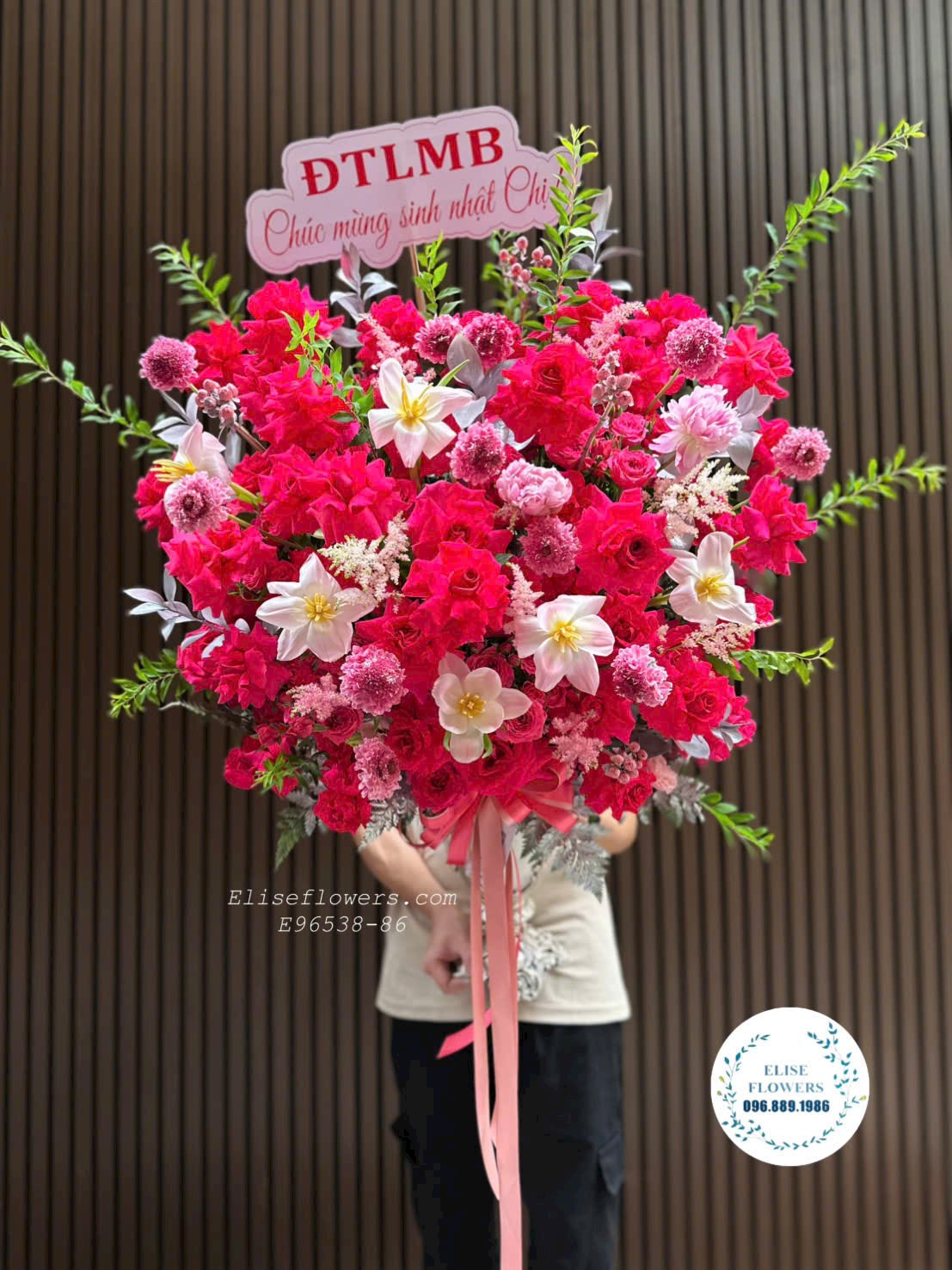 Bình hoa hồng pink floy cao cấp tặng Sếp tại Cầu Giấy