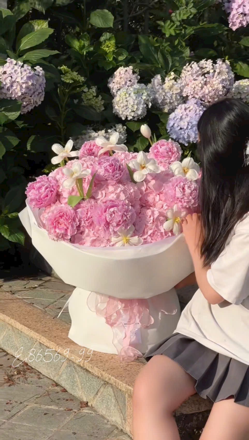 Bó Hoa Nhập Khẩu Tone Hồng Cao Cấp: Tú Cầu, Peony & Tulip Trắng
