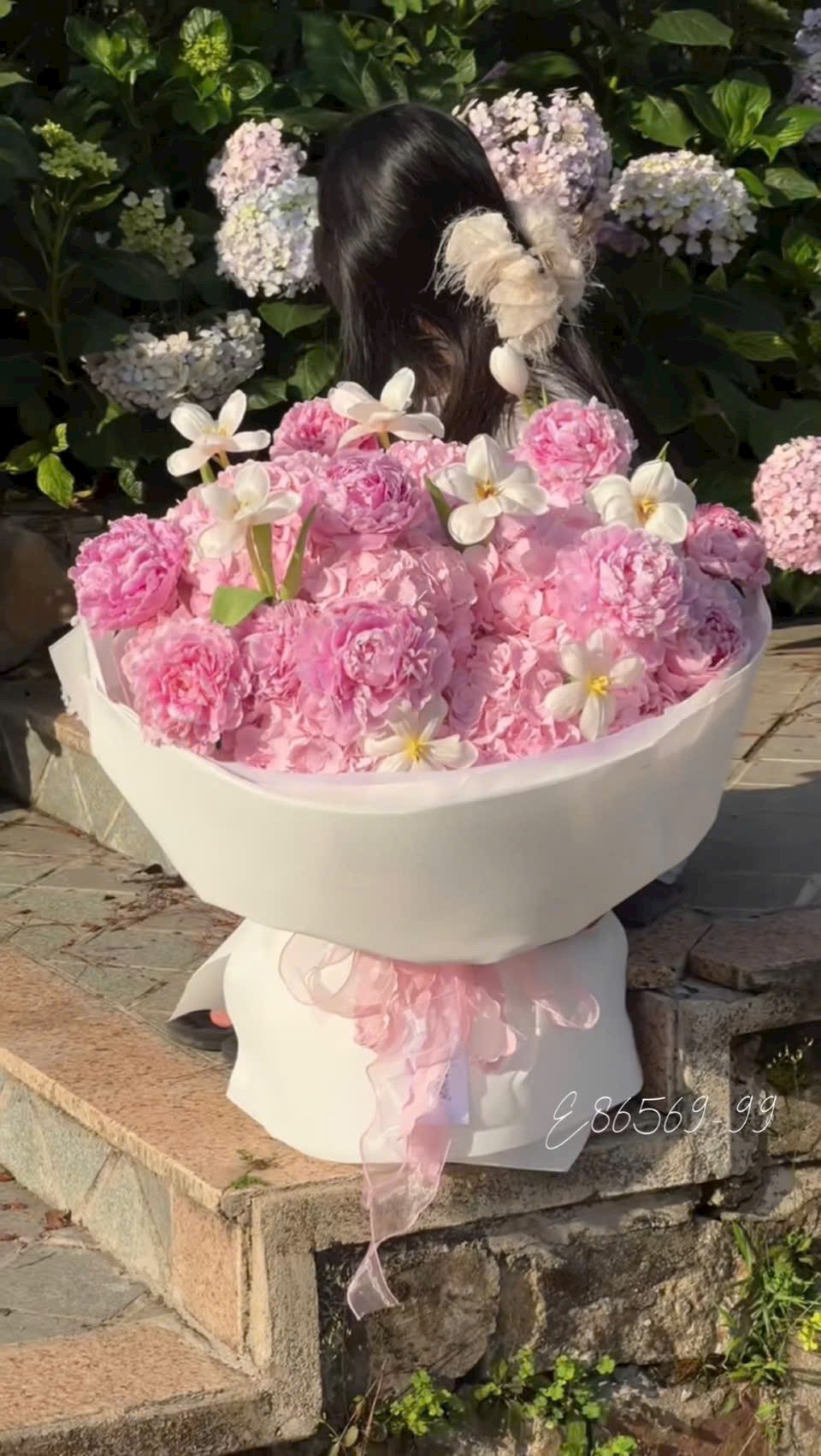 Bó Hoa Nhập Khẩu Tone Hồng Cao Cấp: Tú Cầu, Peony & Tulip Trắng