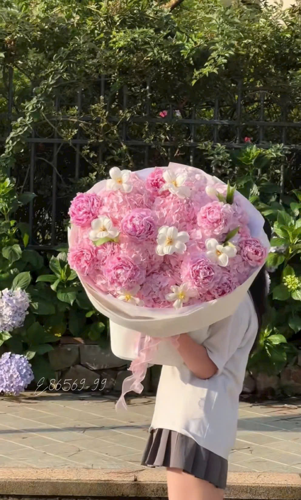 Bó Hoa Nhập Khẩu Tone Hồng Cao Cấp: Tú Cầu, Peony & Tulip Trắng