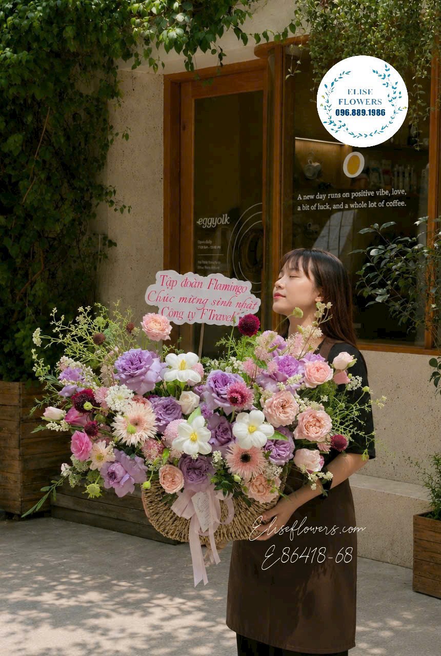 Lẵng Hoa Nhập Khẩu Tone Tím Hồng Cao Cấp Tặng Sinh Nhật Tại Eliseflowers