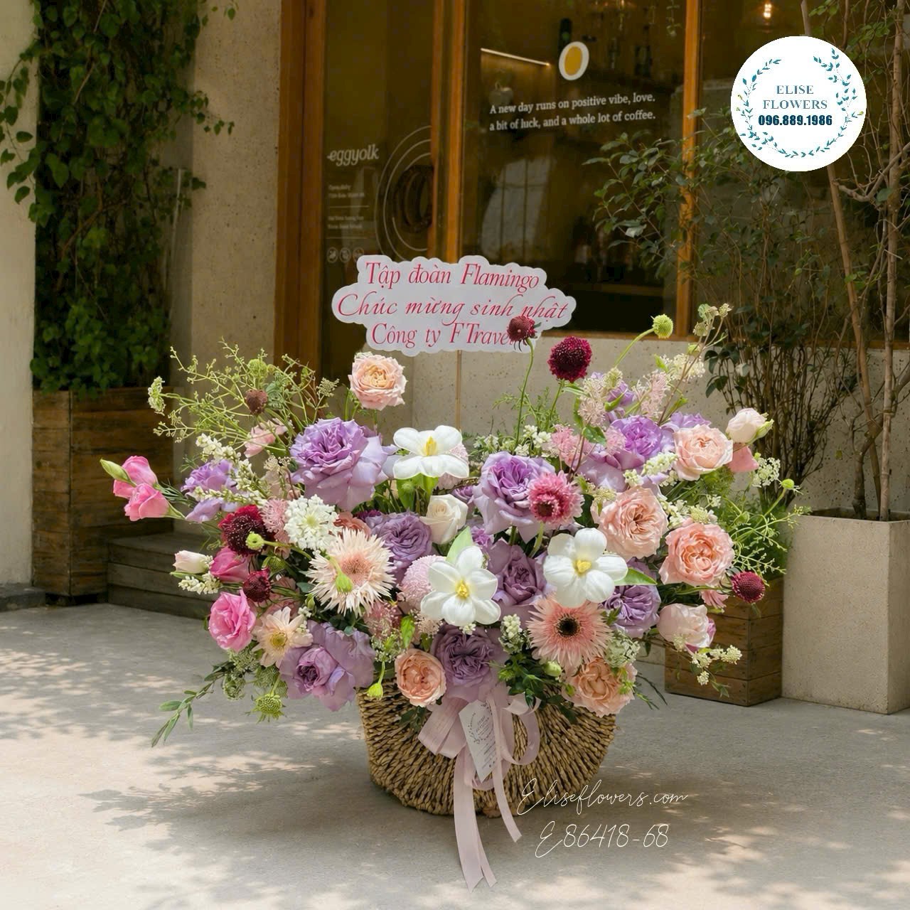 Lẵng Hoa Nhập Khẩu Tone Tím Hồng Cao Cấp Tặng Sinh Nhật Tại Eliseflowers