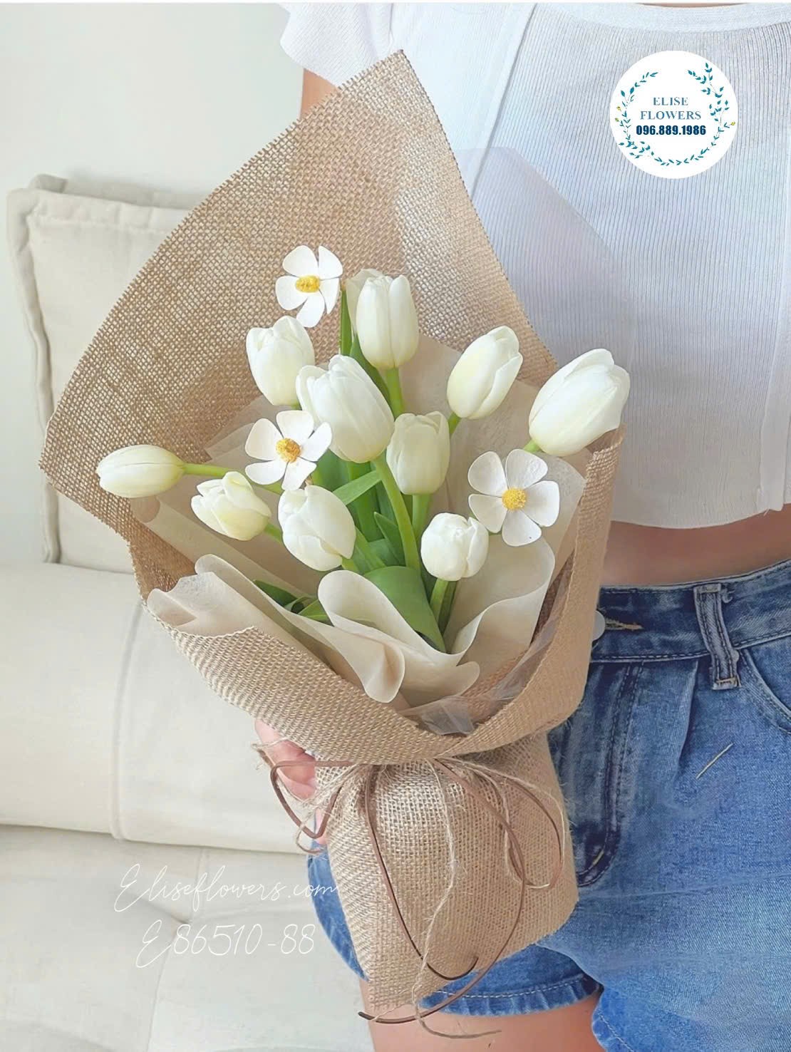 Bó hoa tulip trắng Hà Lan cao cấp tặng bạn gái tại Eliseflowers.