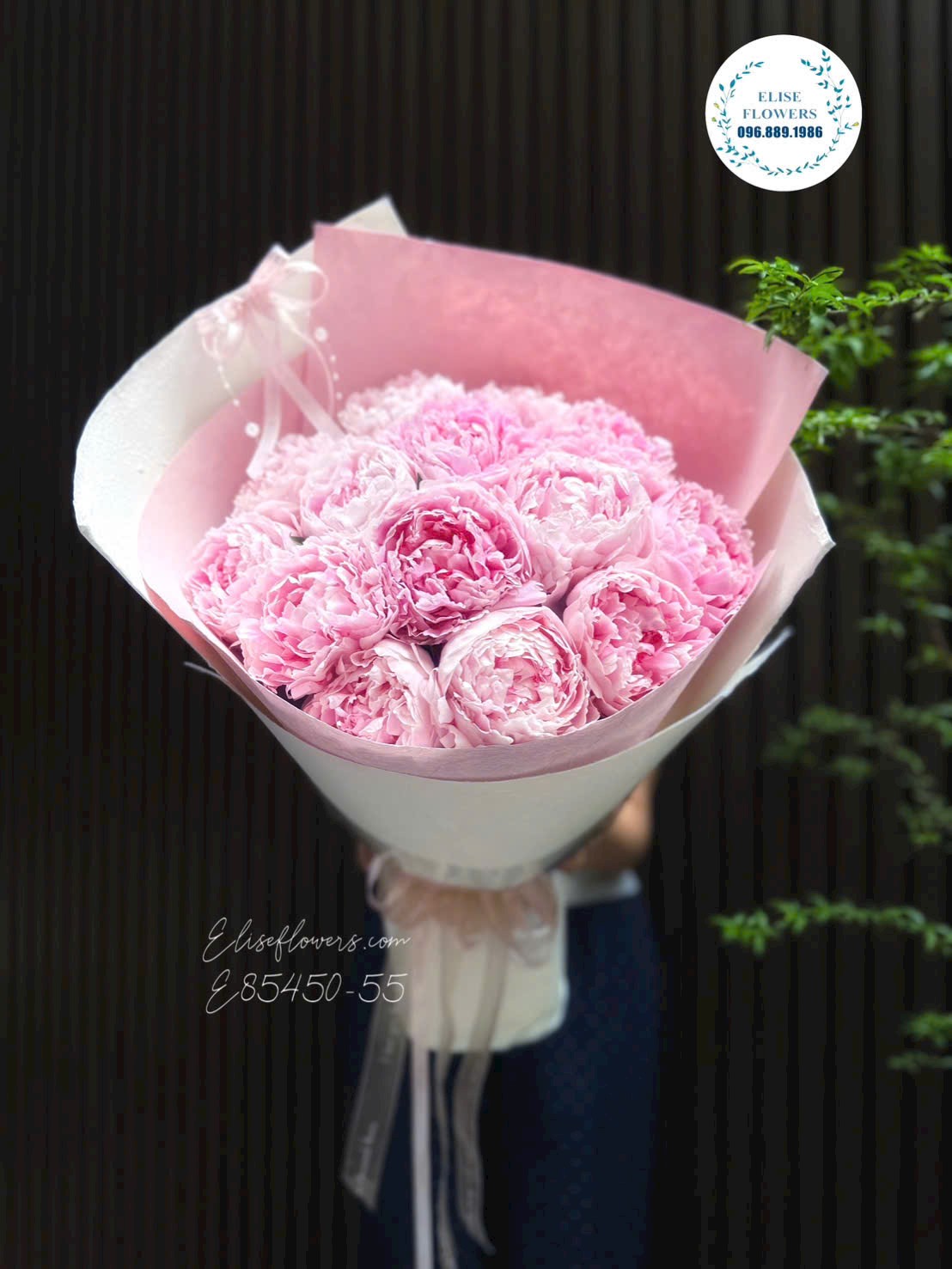 Bó hoa mẫu đơn Sarah hồng nhập khẩu cao cấp tặng người yêu tại Eliseflowers