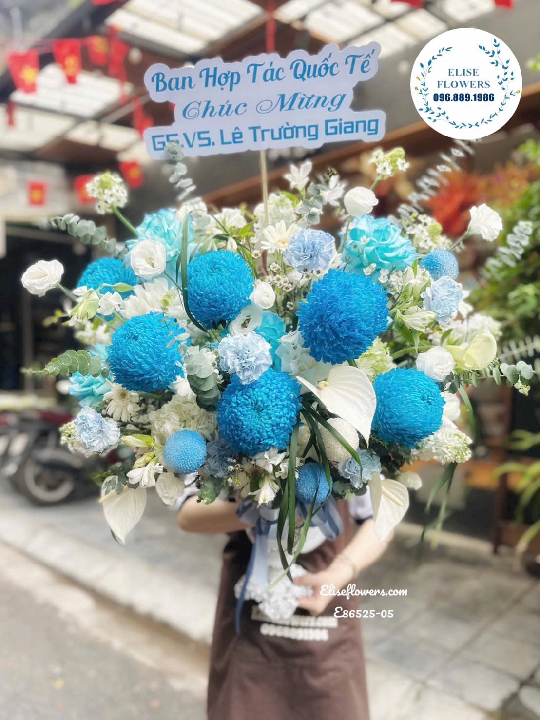 Hoa Chúc Mừng Tone Xanh| Bình Hoa Tone Xanh Chúc Mừng Sếp- Món Quà Sang Trọng