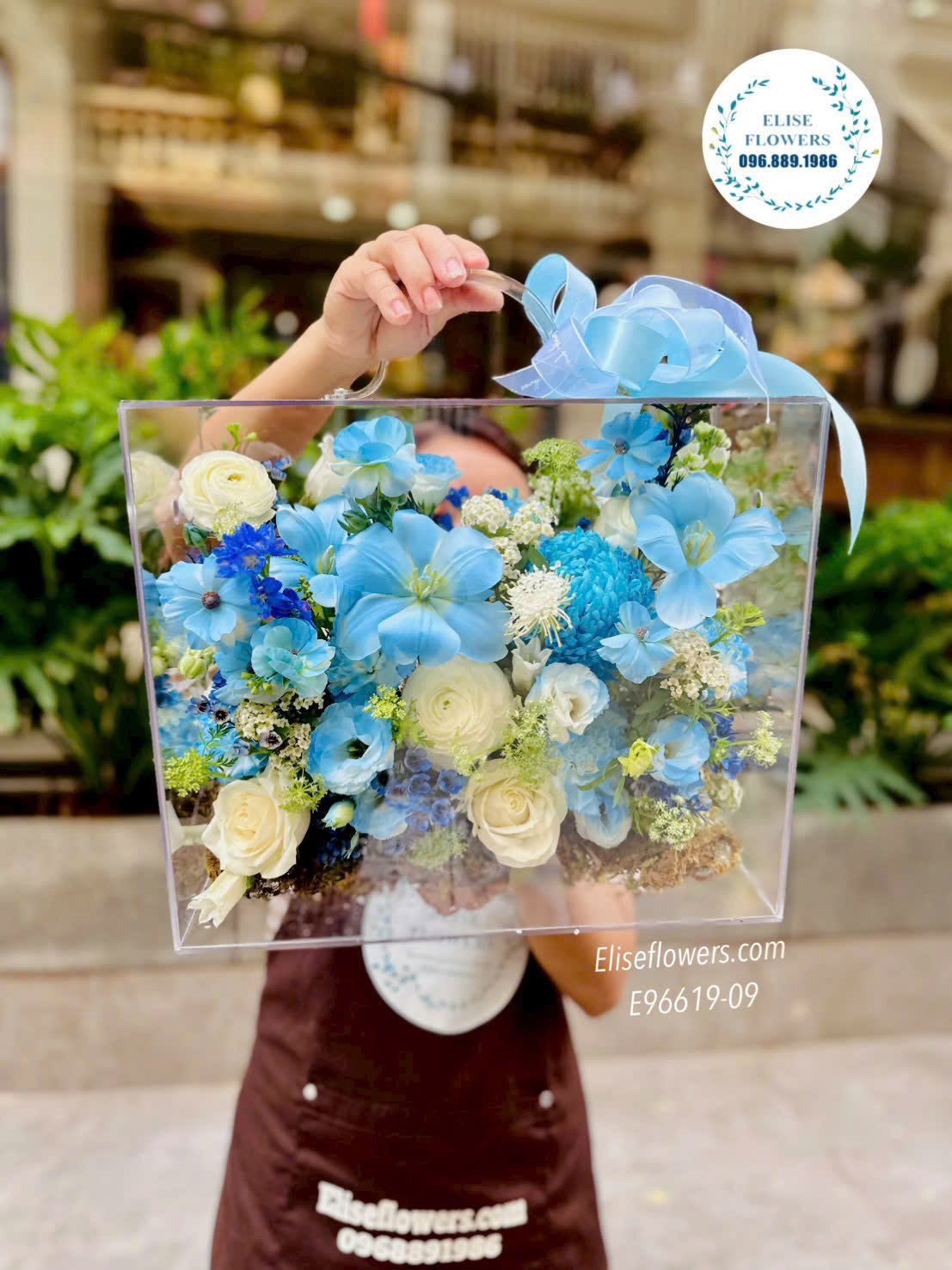 Hộp Hoa Mica Xanh Hi Vọng- Quà Chúc Mừng Thành Công Và Ấn Tượng.