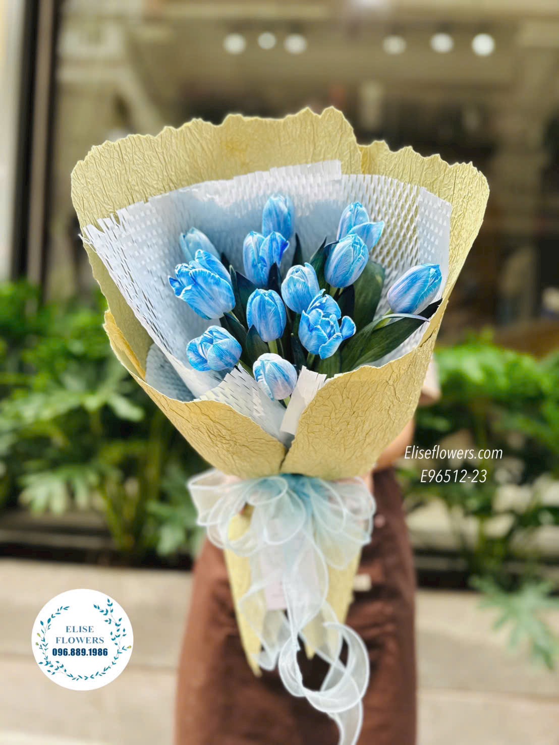 Bó Hoa Tulip Xanh Dương Độc Đáo – Quà Tặng Người Yêu Sang Trọng