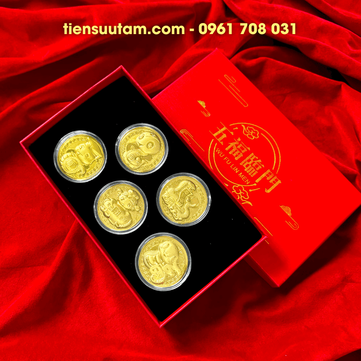 Hộp Quà Tặng 5 Đồng Xu Hình Con Rắn Mạ Vàng May Mắn