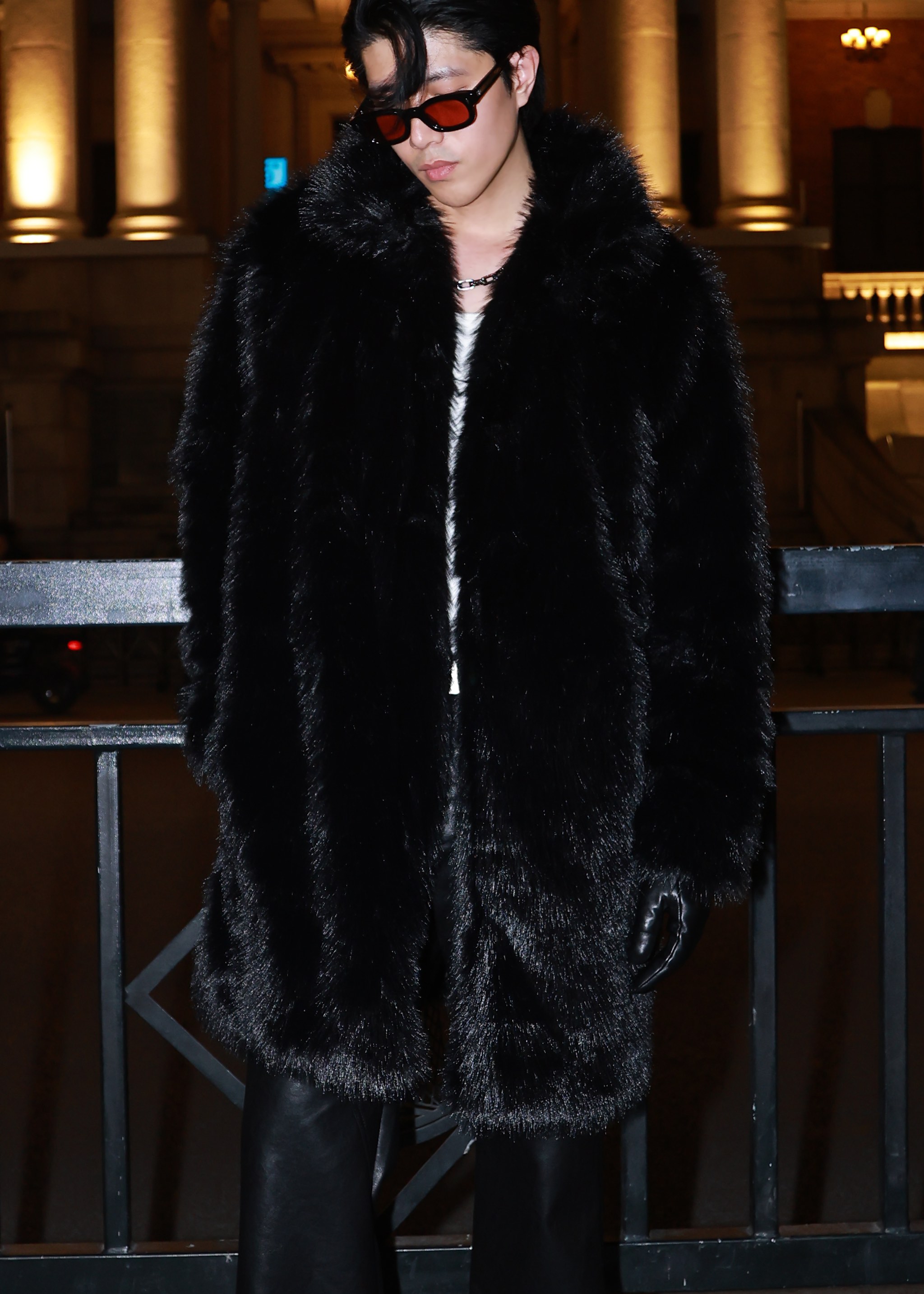 Áo Black Faux Fur Long Jacket