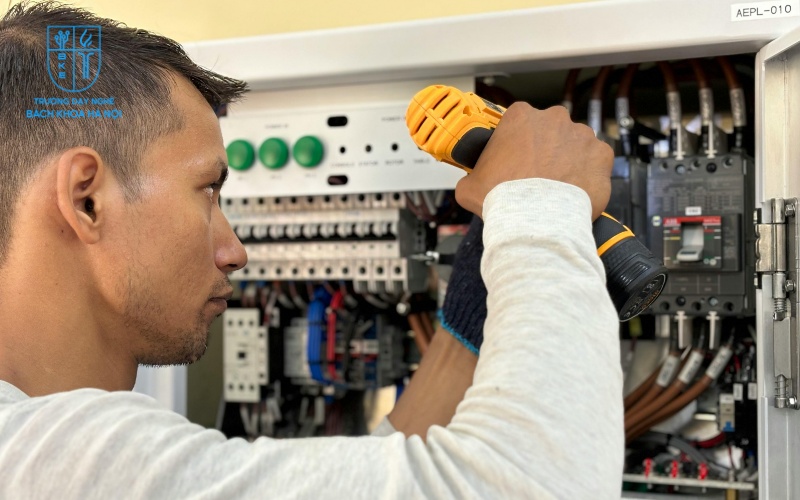 Sửa chữa điện dân dụng luôn cần thiết trong cuộc sống hàng ngày