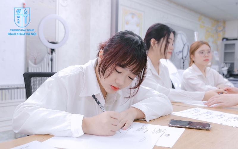 Học sinh tốt nghiệp THCS đi học nghề không phải là “đi đường vòng” mà là đi tắt đón đầu