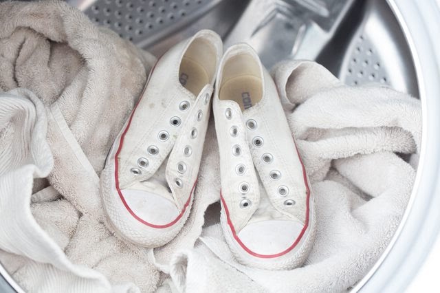 Cách bảo quản giày Converse đúng cách giúp bạn chẳng cần tốn tiền đi spa