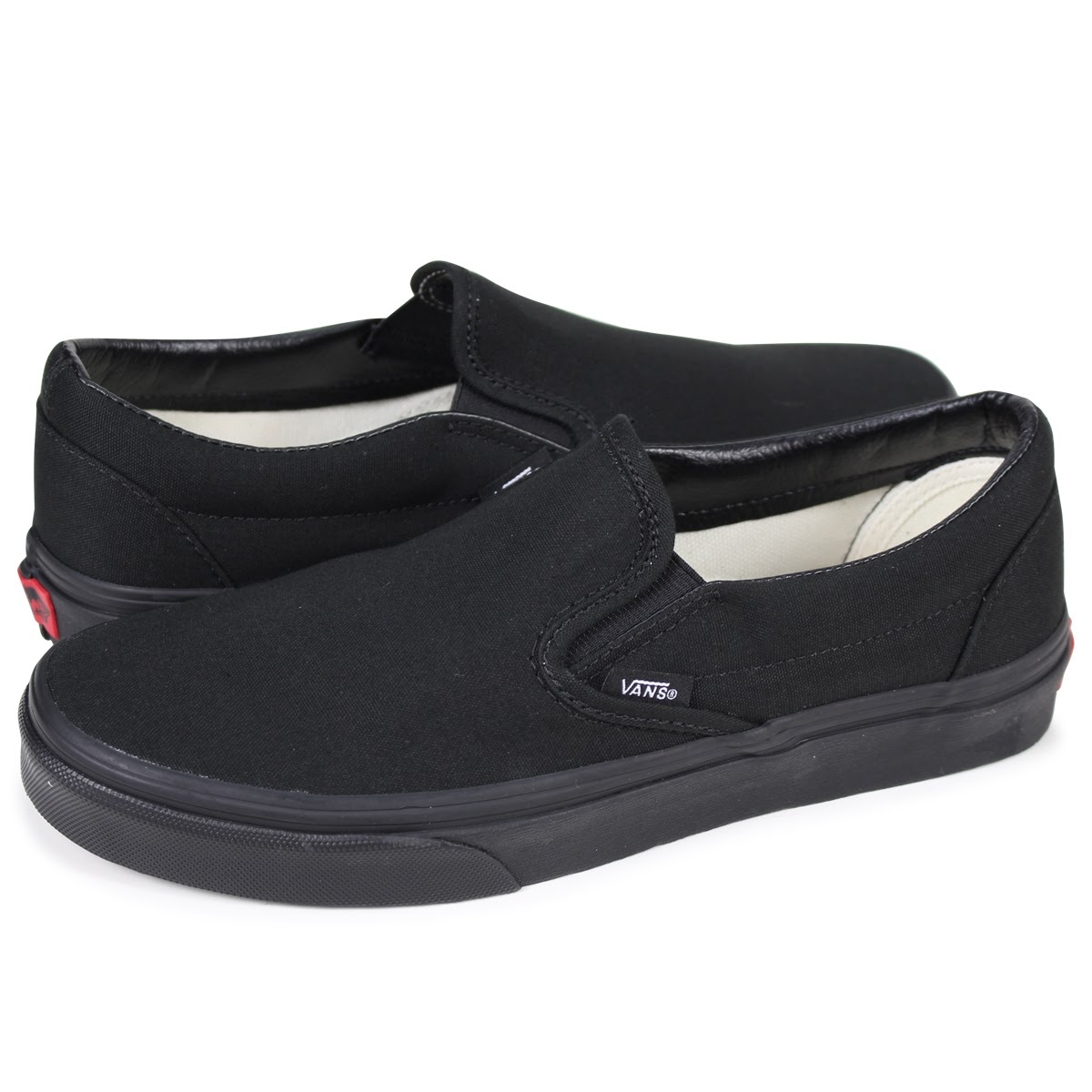 Giày Vans Classic Slip-on Black item “chấp” mọi phong cách hiệu quả