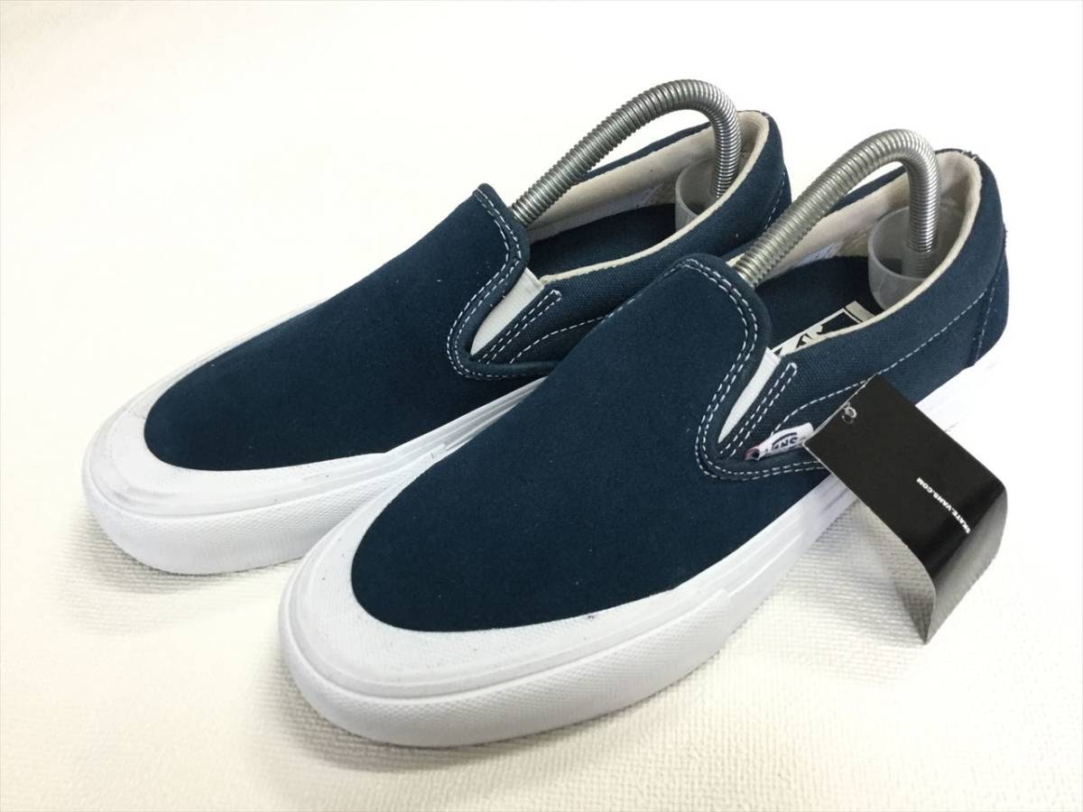 Những điều làm nên sức hút khó cưỡng của giày Vans Slip-On Pro