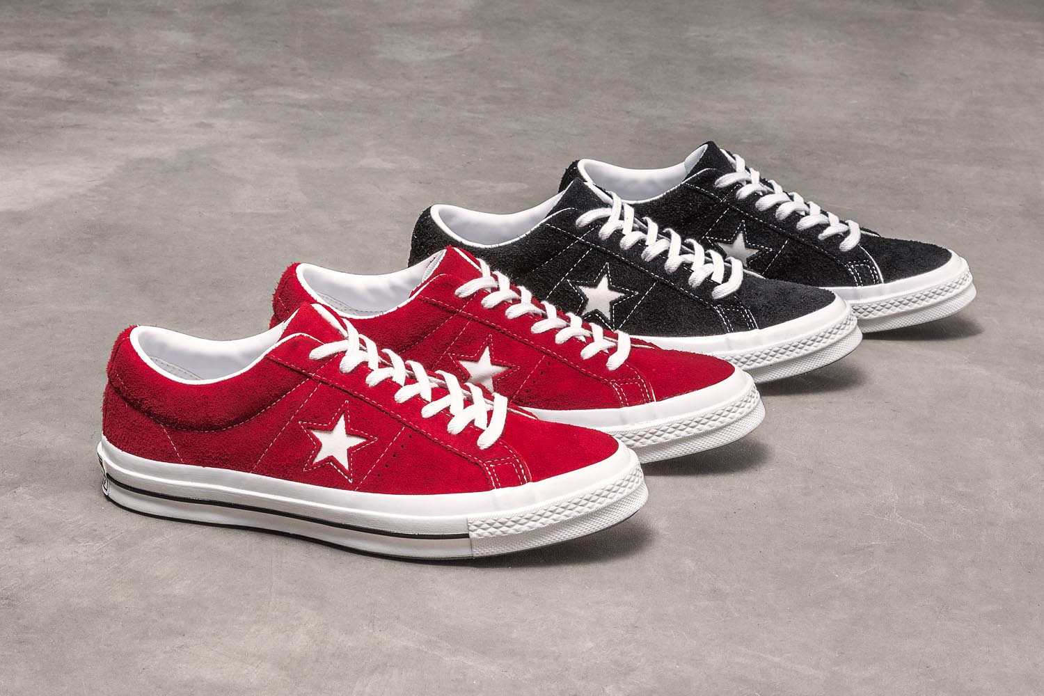 so sánh giày Vans và giày Converse 