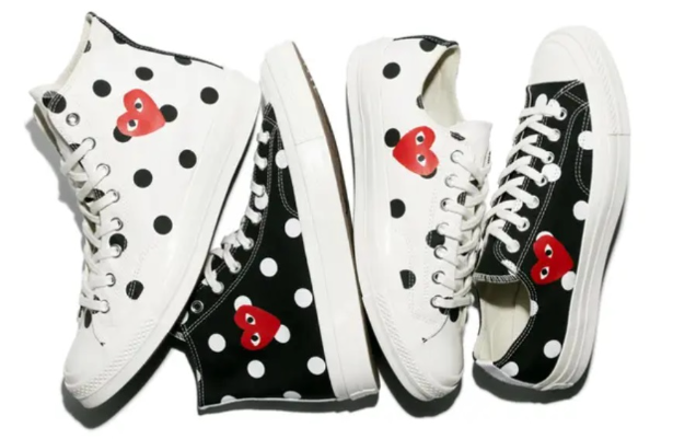 B t g p si u ph m gi y Converse Play Heart tr n m i n o ng