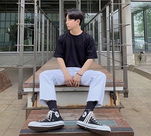 Converse với top quần jeans